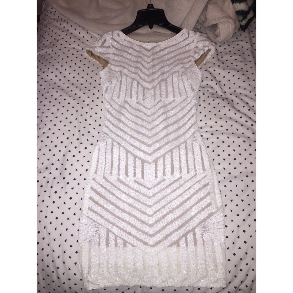 DRESS THE POPULATION Sequin Dress :)